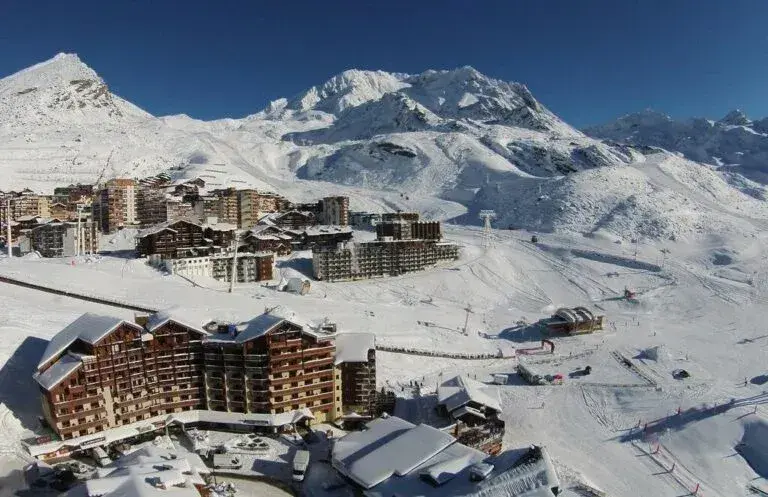 Val Thorens – Complete Ski Package: Accommodation, Ski Pass and Coach Transport Included
